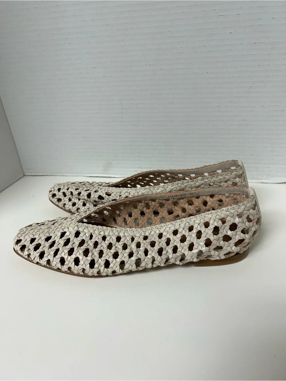 Margaux The Woven Paz Ecru Woven Cream Leather Ballet Glove V Flats EU 40 US9